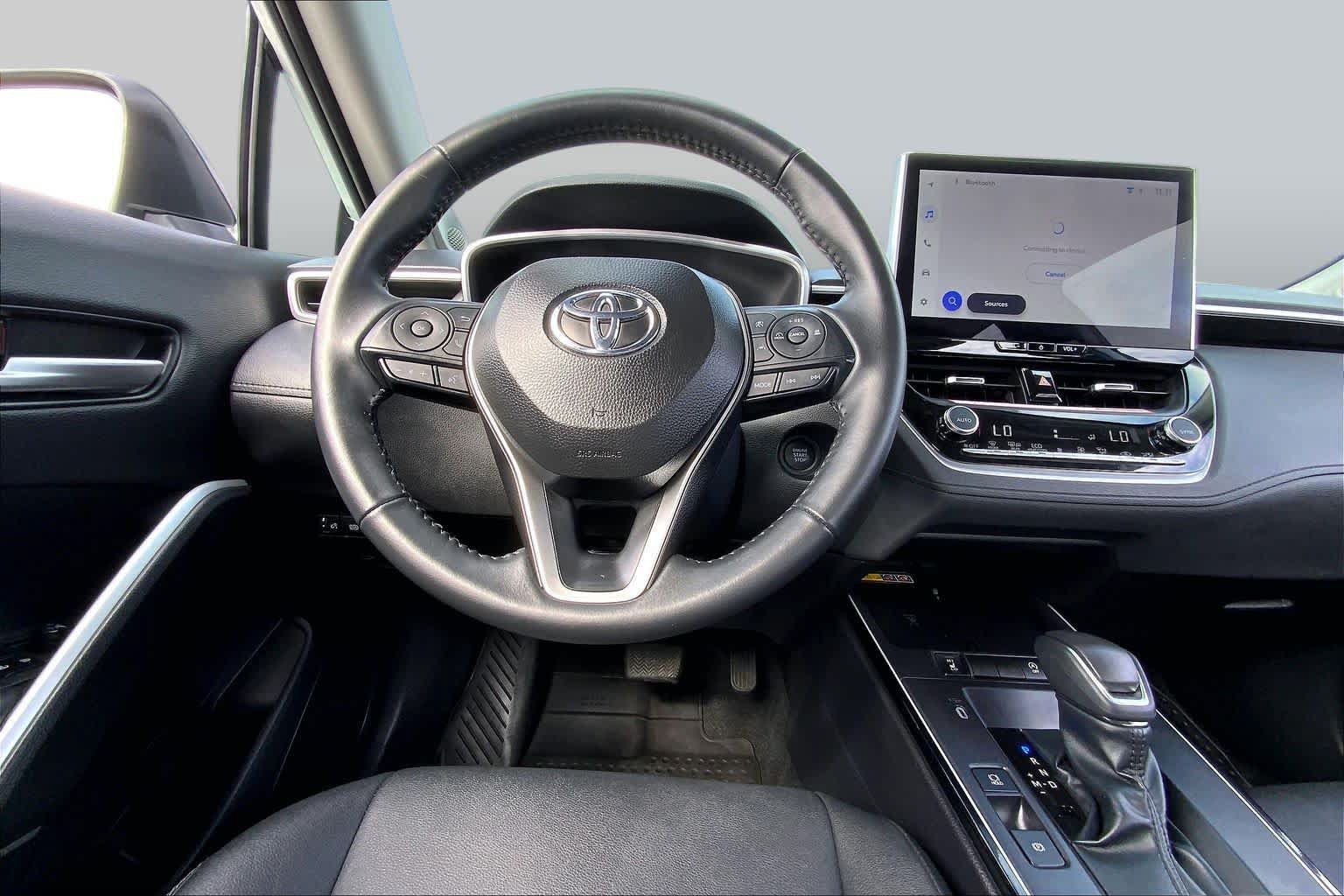 Used 2026 Toyota Corolla Cross XLE w/ Convenience Package FWD image 6