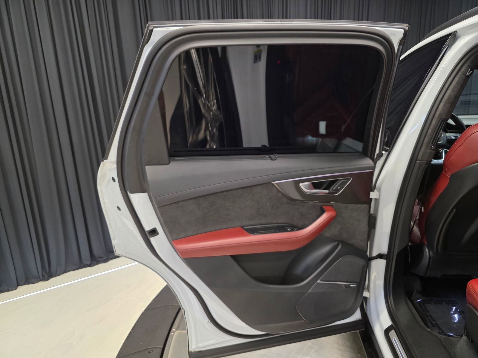Used 2020 Audi SQ7 Prestige w/ Prestige Package AWD/4WD image 35