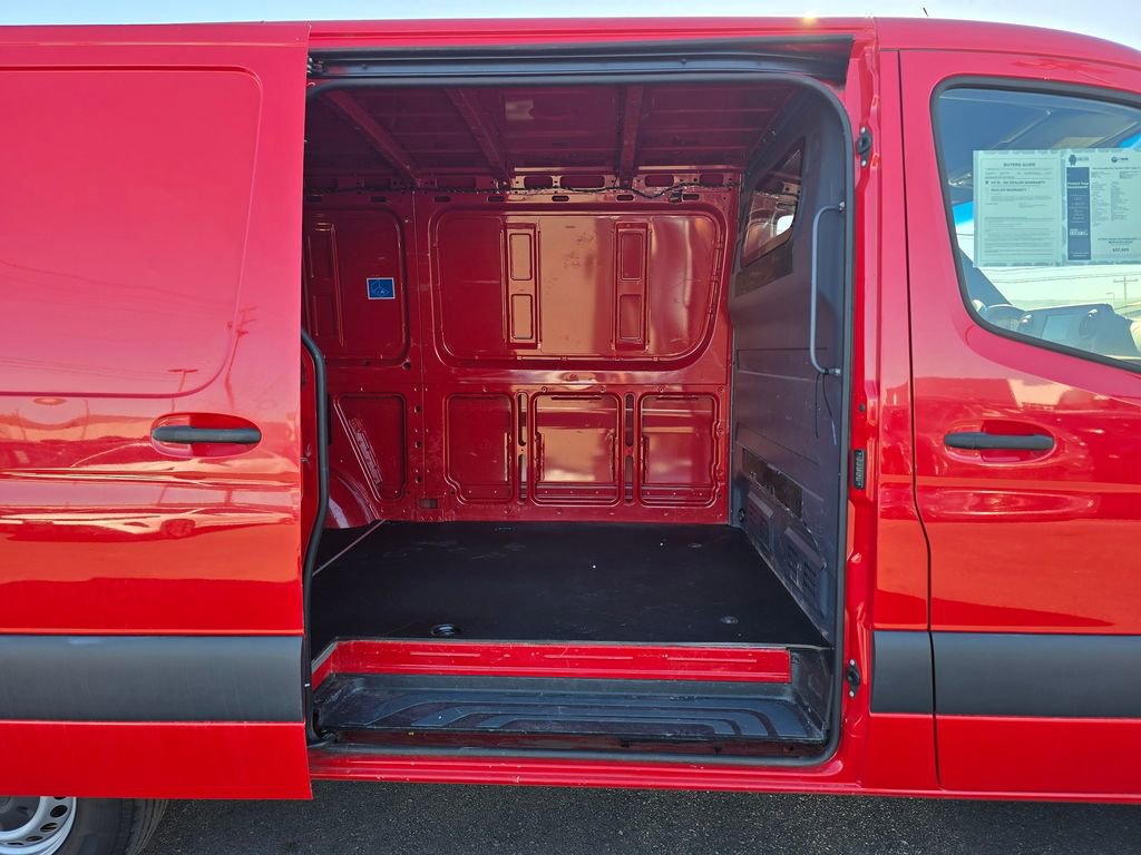 Used 2022 Mercedes-Benz Sprinter 2500 image 12