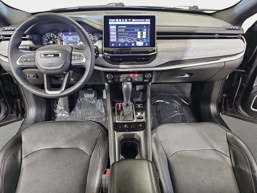 Used 2023 Jeep Compass Latitude AWD/4WD image 10
