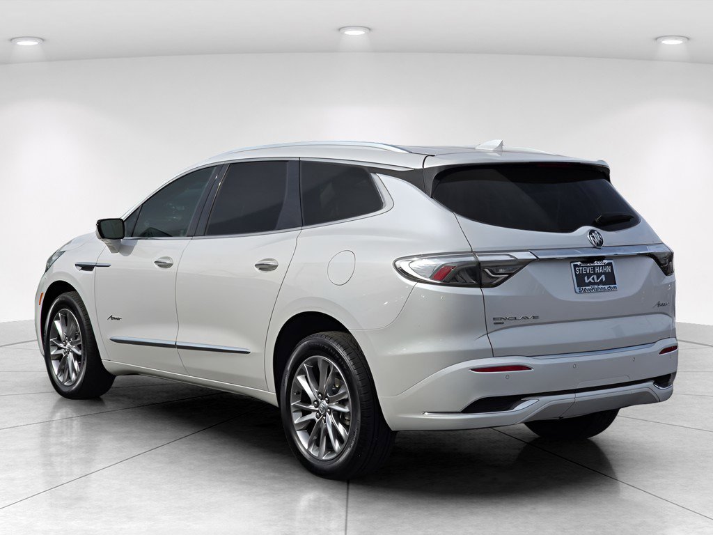 Used 2023 Buick Enclave Avenir w/ Avenir Technology Package AWD/4WD image 4