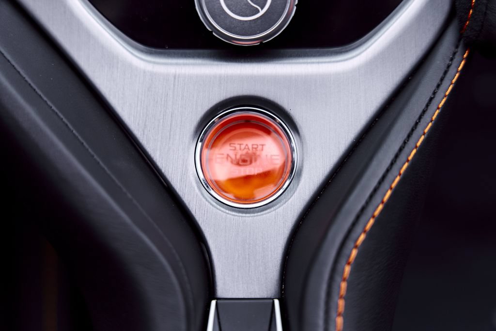 Used 2025 McLaren 750S Spider RWD image 89
