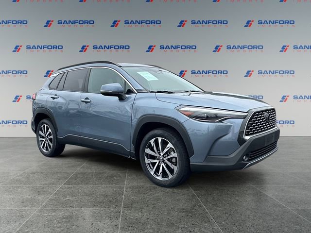 Used 2023 Toyota Corolla Cross XLE image 7