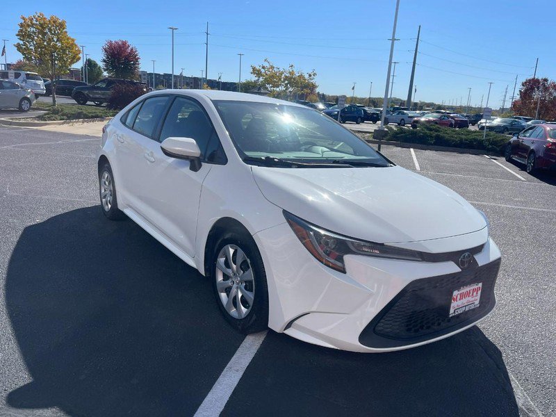 Used 2021 Toyota Corolla LE image 2