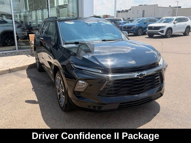 Used 2023 Chevrolet Blazer RS w/ Driver Confidence II Package FWD image 4