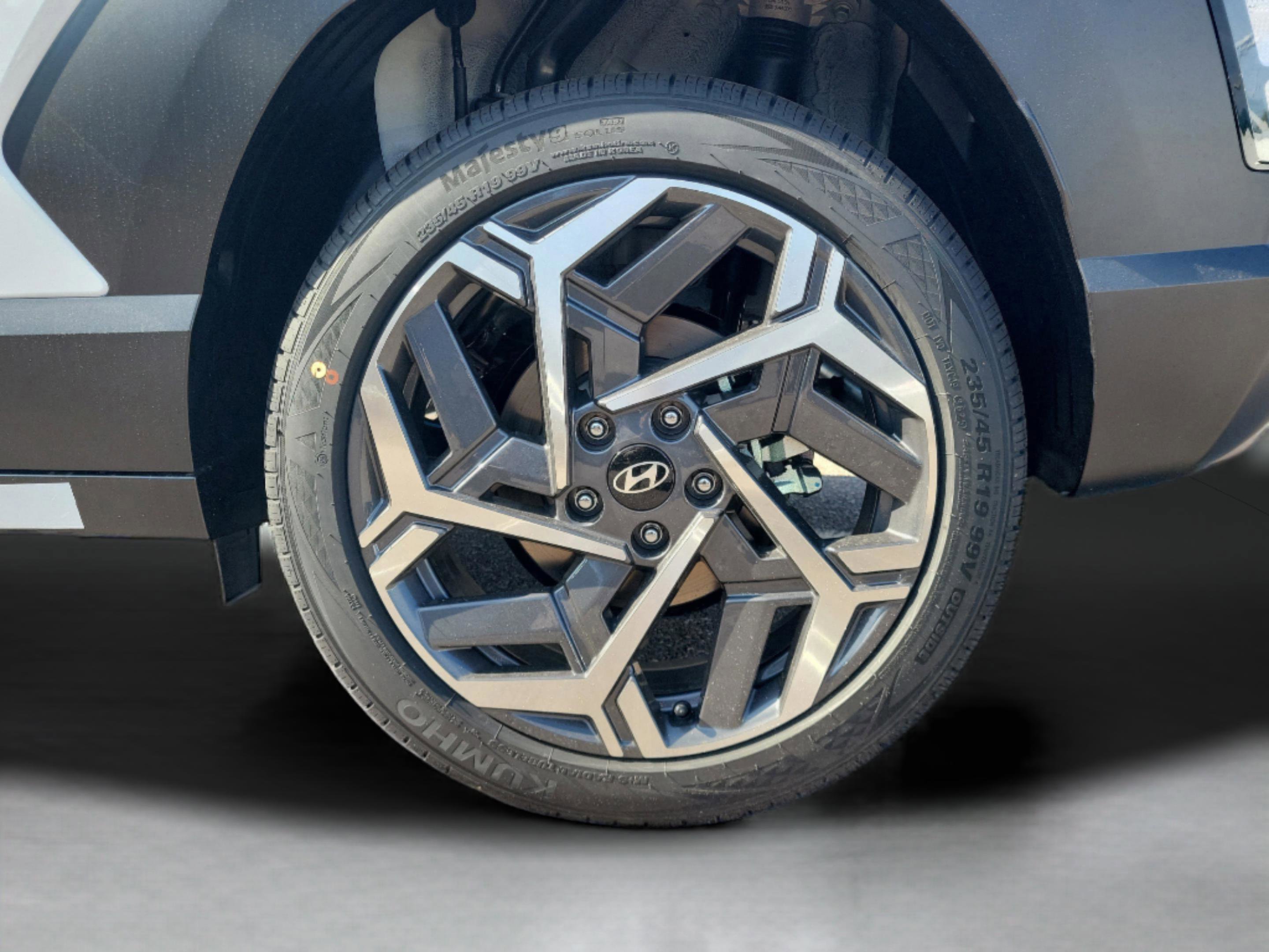 New 2026 Hyundai Kona SEL Premium image 8