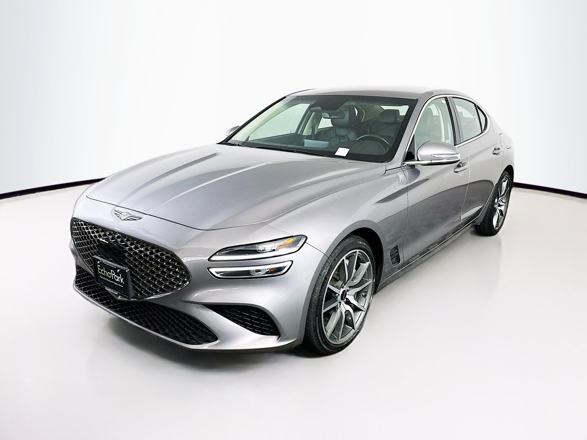Used 2025 Genesis G70 2.5T image 3