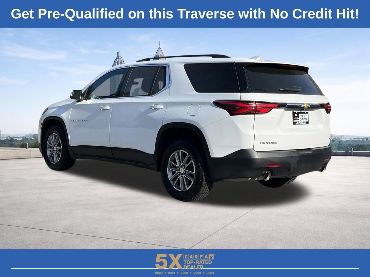 Used 2023 Chevrolet Traverse LT image 21