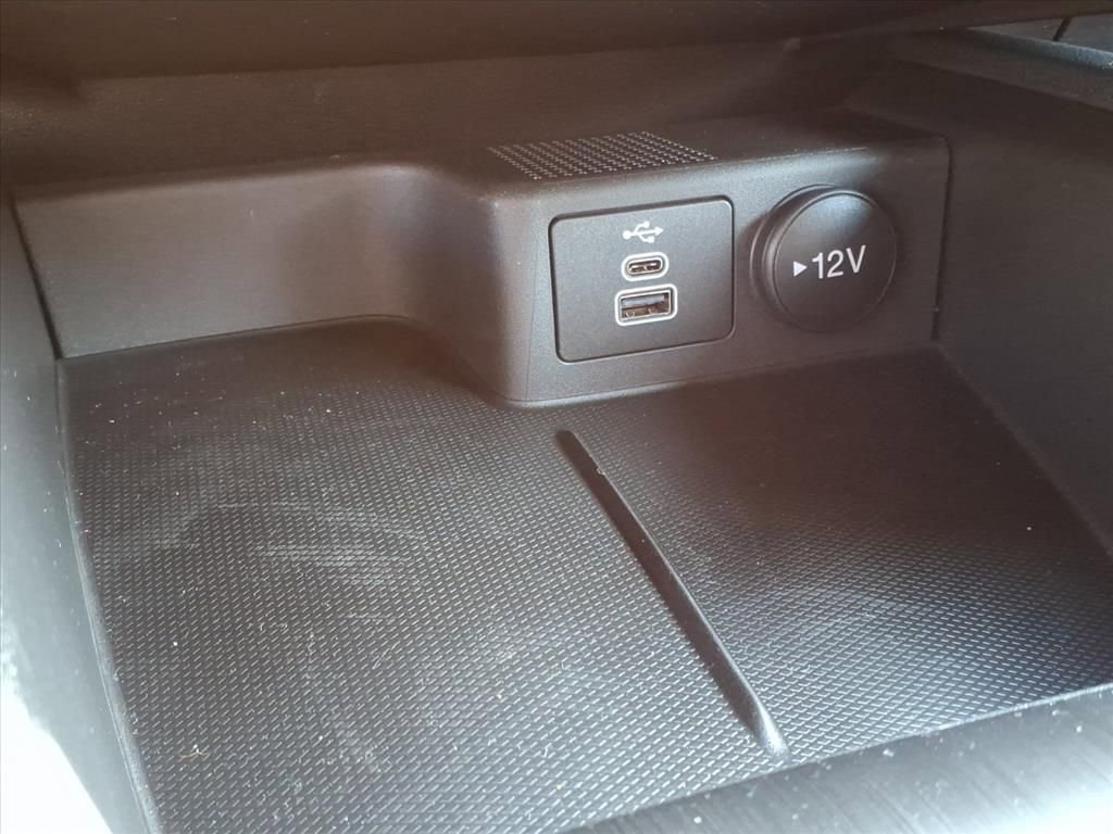 New 2026 Ford Escape ST-Line w/ Cold Weather Package AWD/4WD image 17