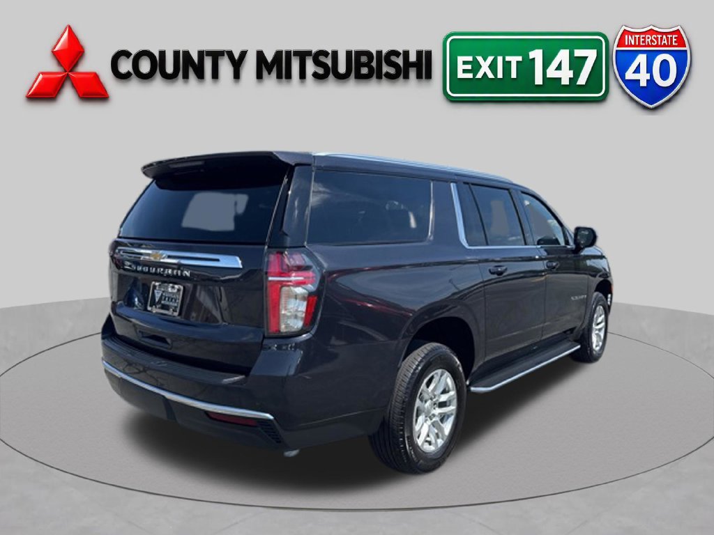 Used 2023 Chevrolet Suburban LT RWD image 4