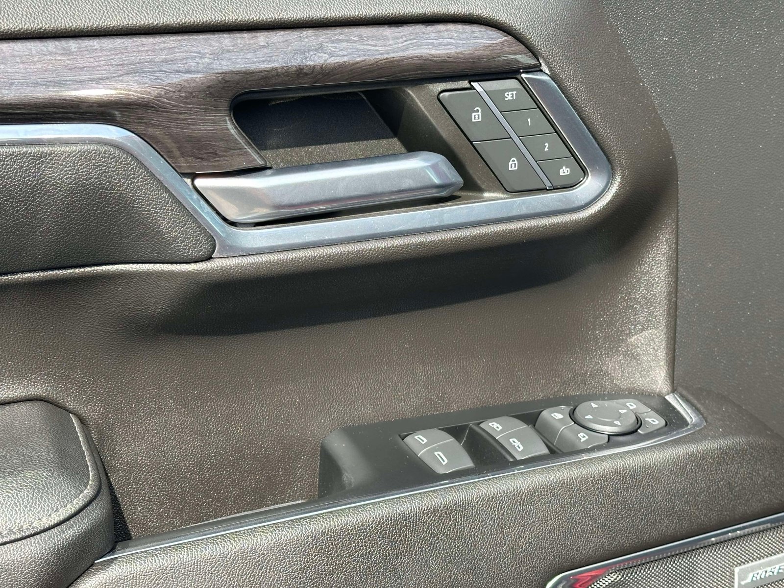Used 2023 Chevrolet Silverado 1500 LTZ AWD/4WD image 19