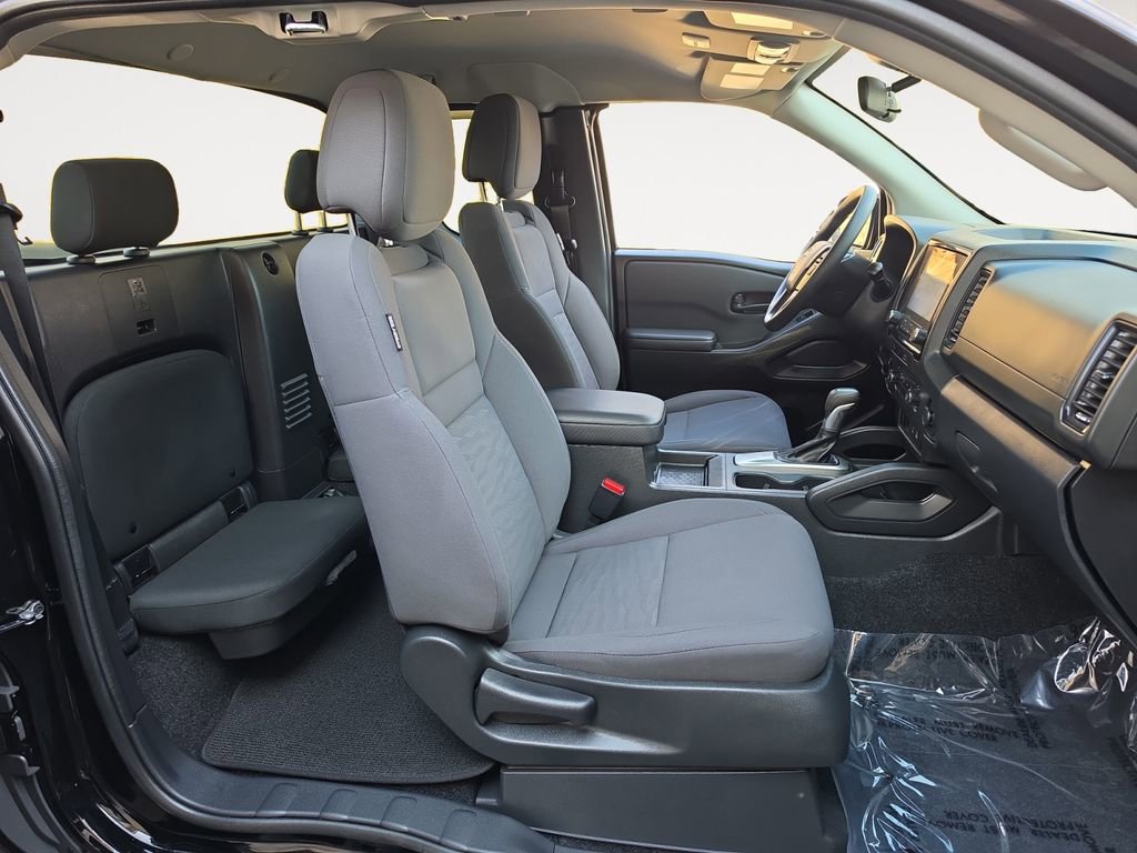 Used 2024 Nissan Frontier S AWD/4WD image 15