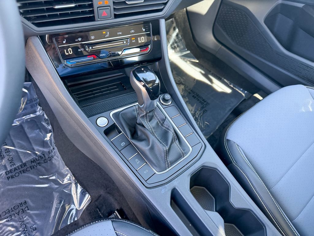 New 2026 Volkswagen Jetta SE FWD image 19