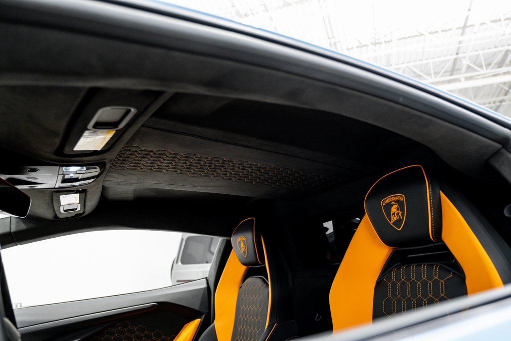 Used 2024 Lamborghini Revuelto image 34