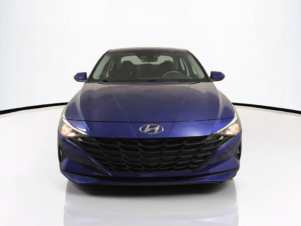 Used 2023 Hyundai Elantra SEL FWD image 3