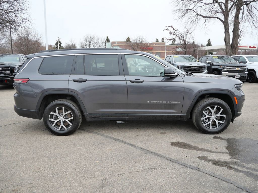 Used 2024 Jeep Grand Cherokee L Limited w/ Luxury Tech Group II image 11