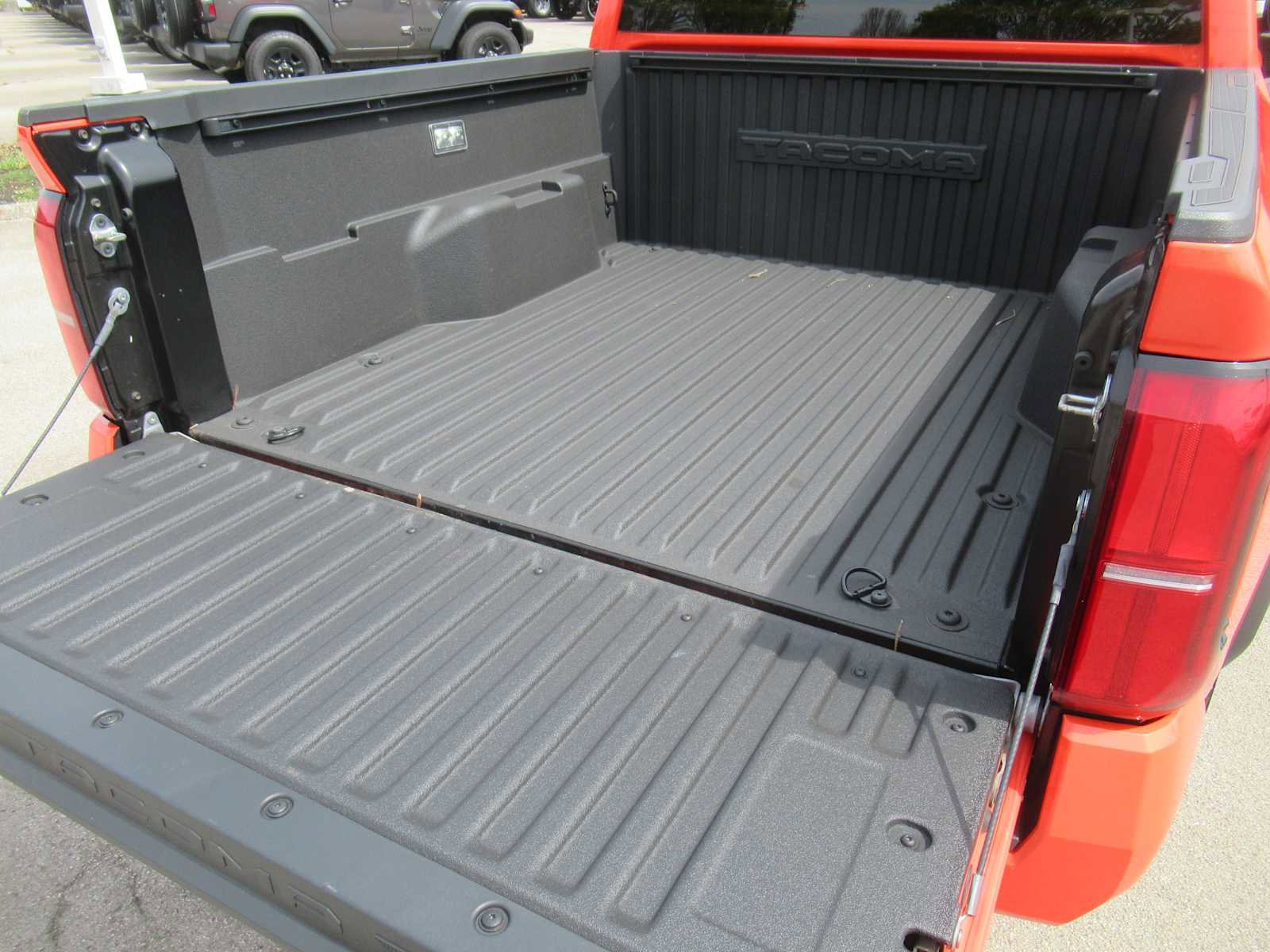 Used 2024 Toyota Tacoma TRD Off-Road image 5