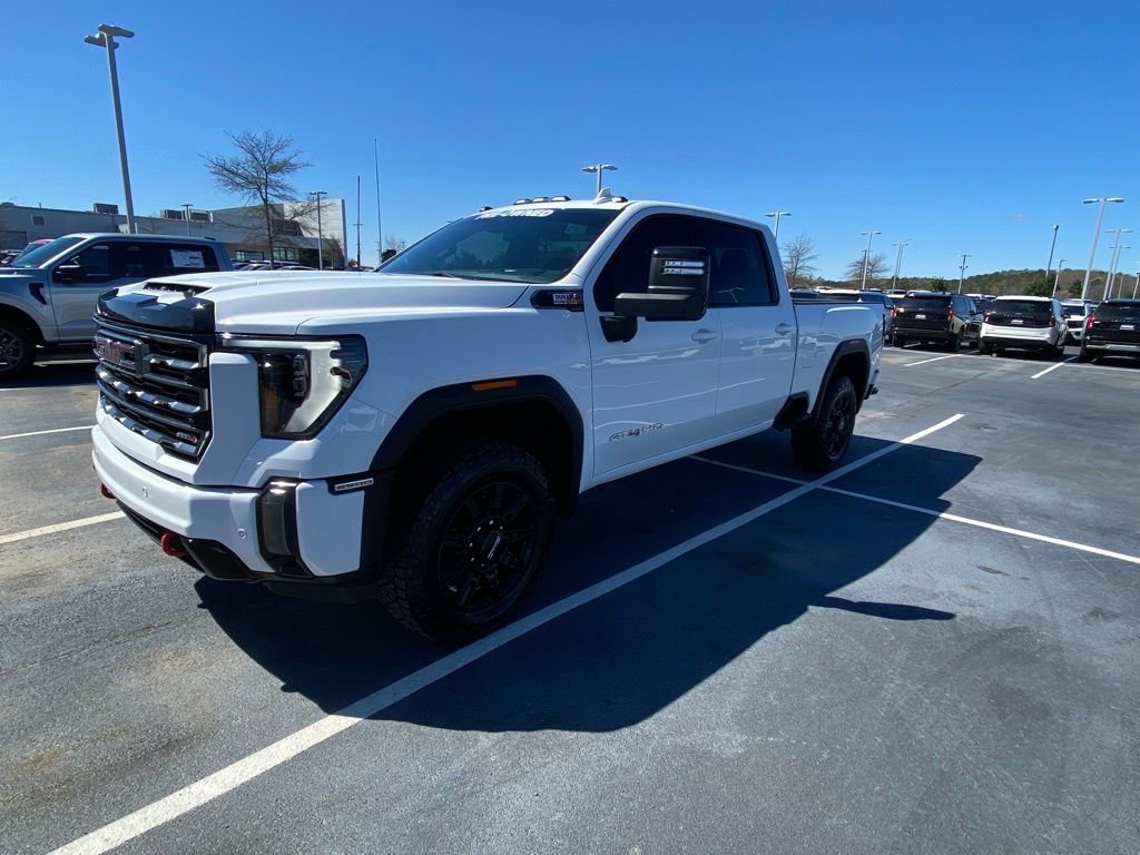 Used 2024 GMC Sierra 2500 AT4 w/ AT4 Preferred Package image 3