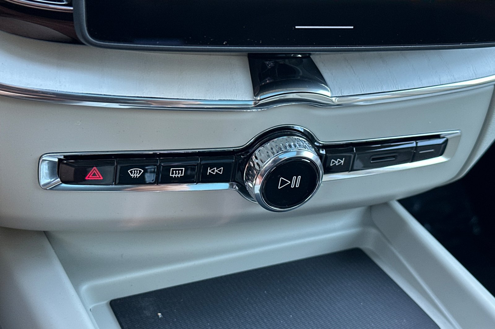 New 2026 Volvo XC60 T8 Ultra AWD/4WD image 17