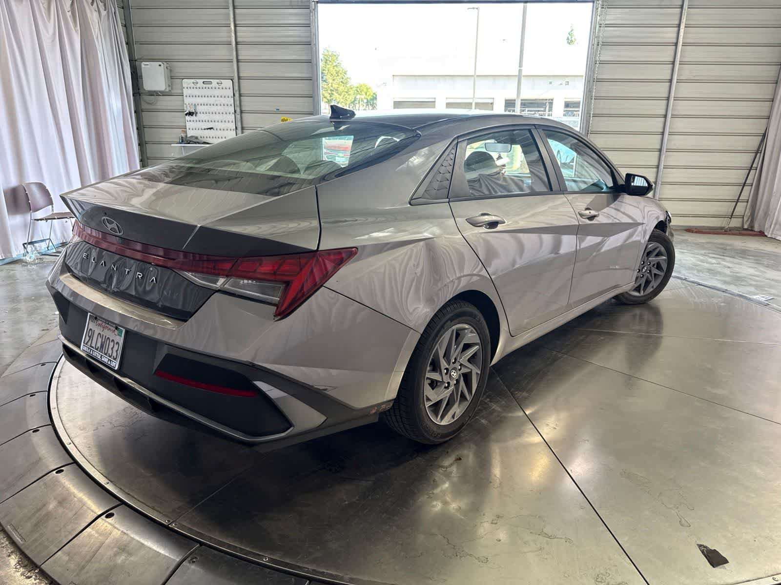 Used 2024 Hyundai Elantra Blue FWD image 2