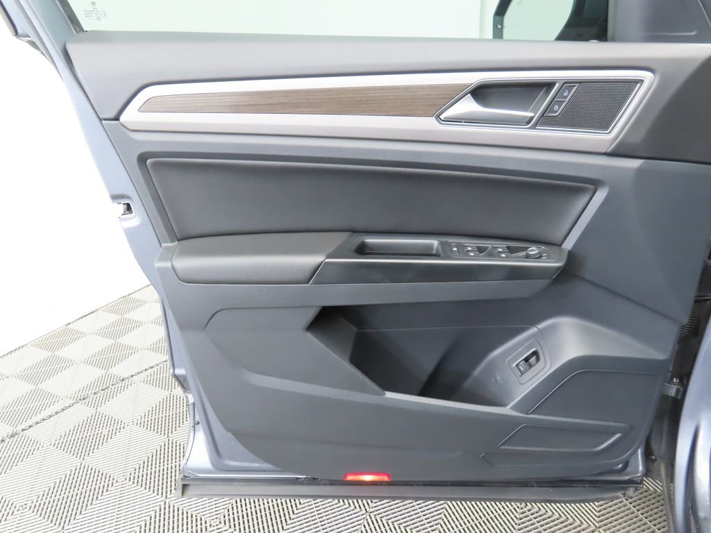 Used 2019 Volkswagen Atlas SE w/ Panoramic Sunroof Package image 25