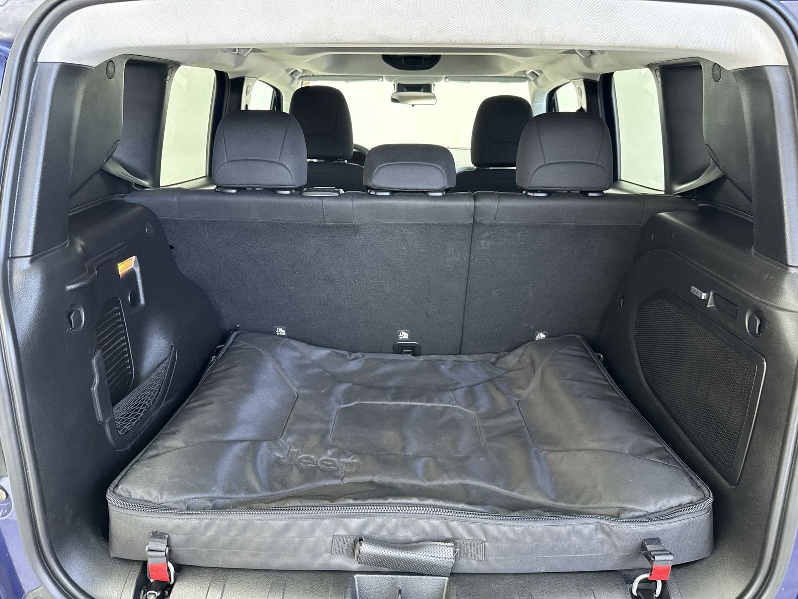 Used 2020 Jeep Renegade Latitude w/ UConnect 8.4 Nav Group image 39