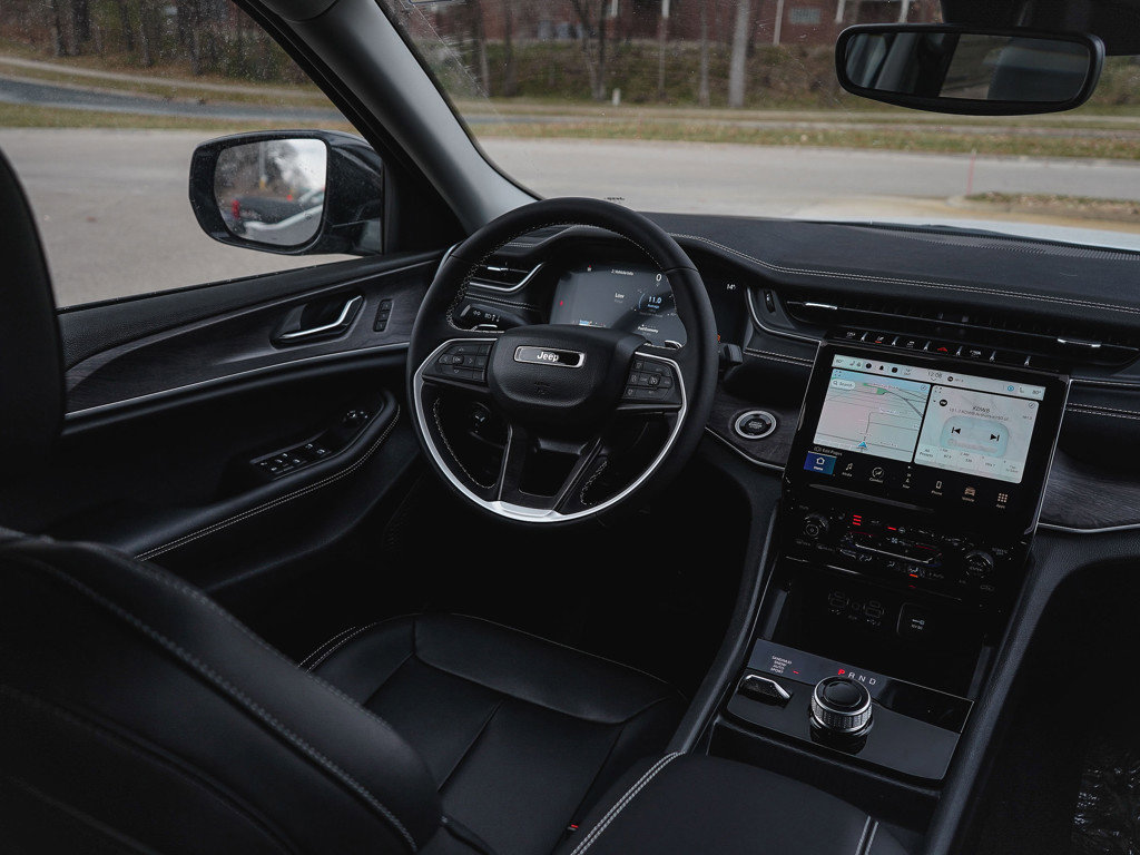 New 2025 Jeep Grand Cherokee Limited image 13