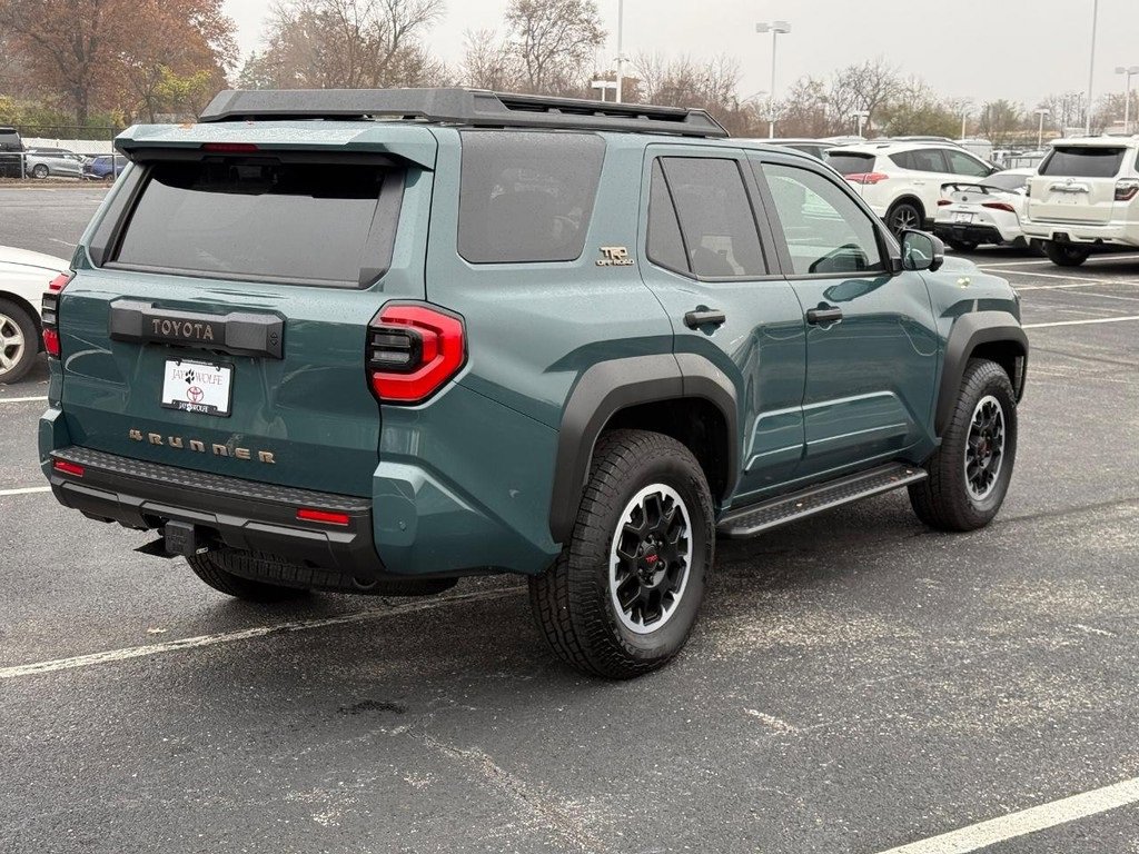 Used 2025 Toyota 4Runner TRD Off-Road Premium image 3
