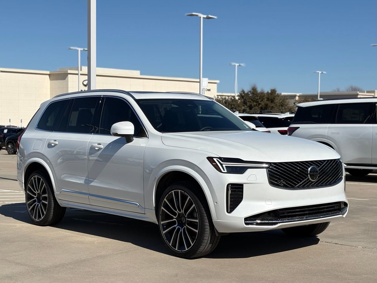 New 2026 Volvo XC90 B5 Plus w/ Protection Package Premier image 4