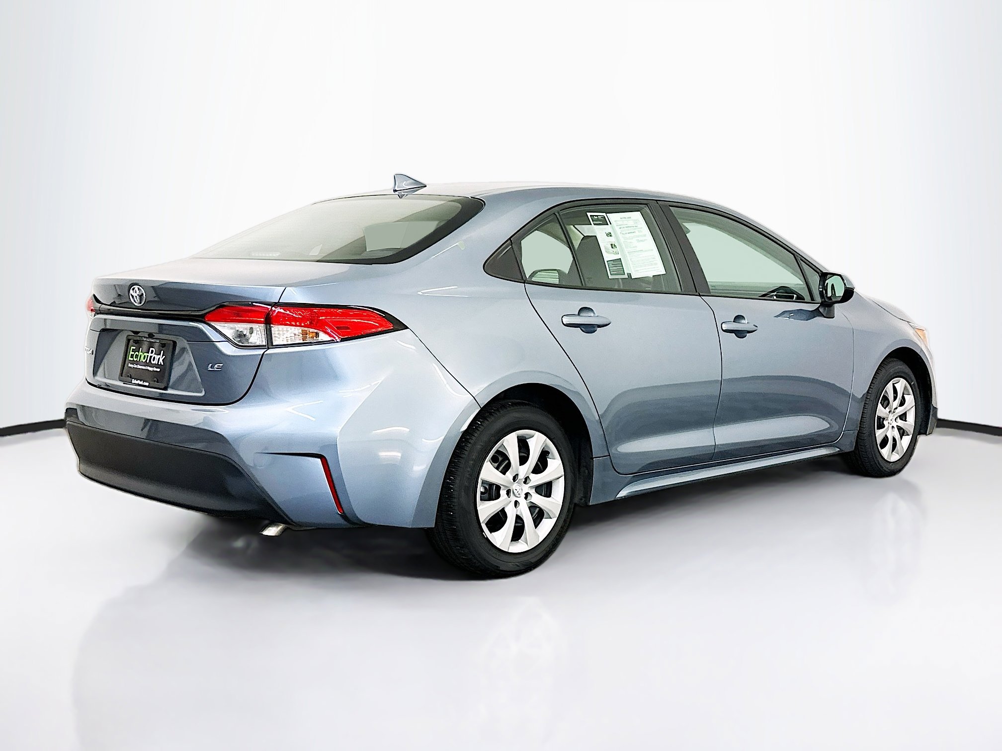 Used 2025 Toyota Corolla LE image 9