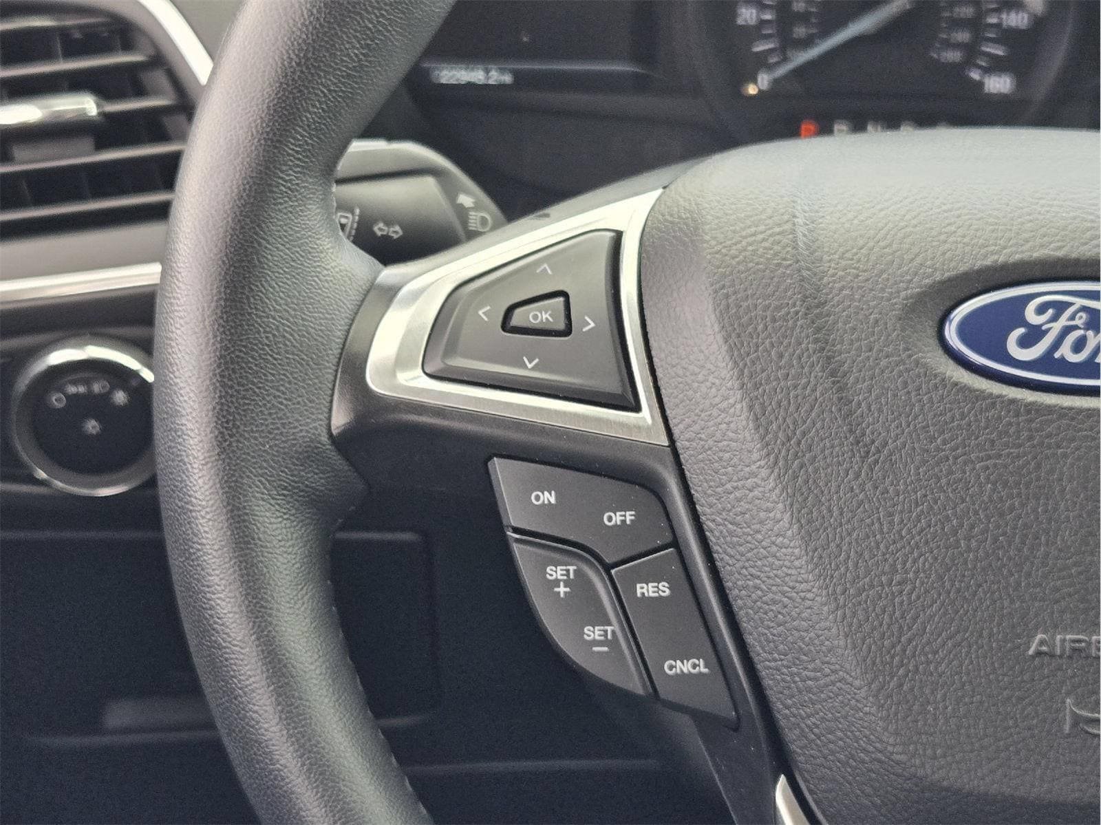 Used 2023 Ford Edge Titanium AWD/4WD image 27
