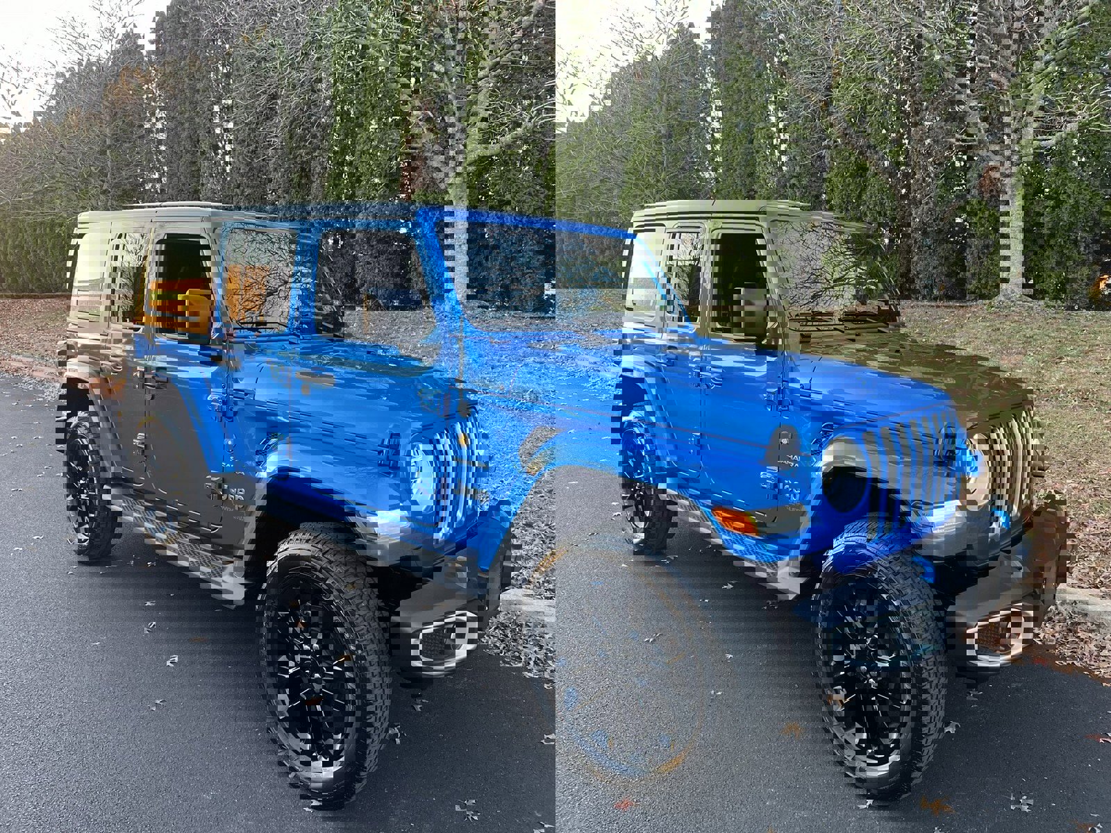 Used 2022 Jeep Wrangler Unlimited Sahara w/ Cold Weather Group image 33