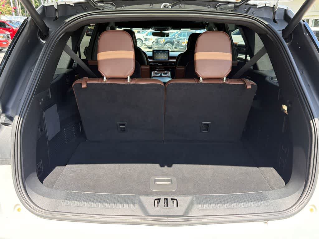 Used 2024 Lincoln Aviator Reserve w/ Equipment Group 201A AWD/4WD image 17