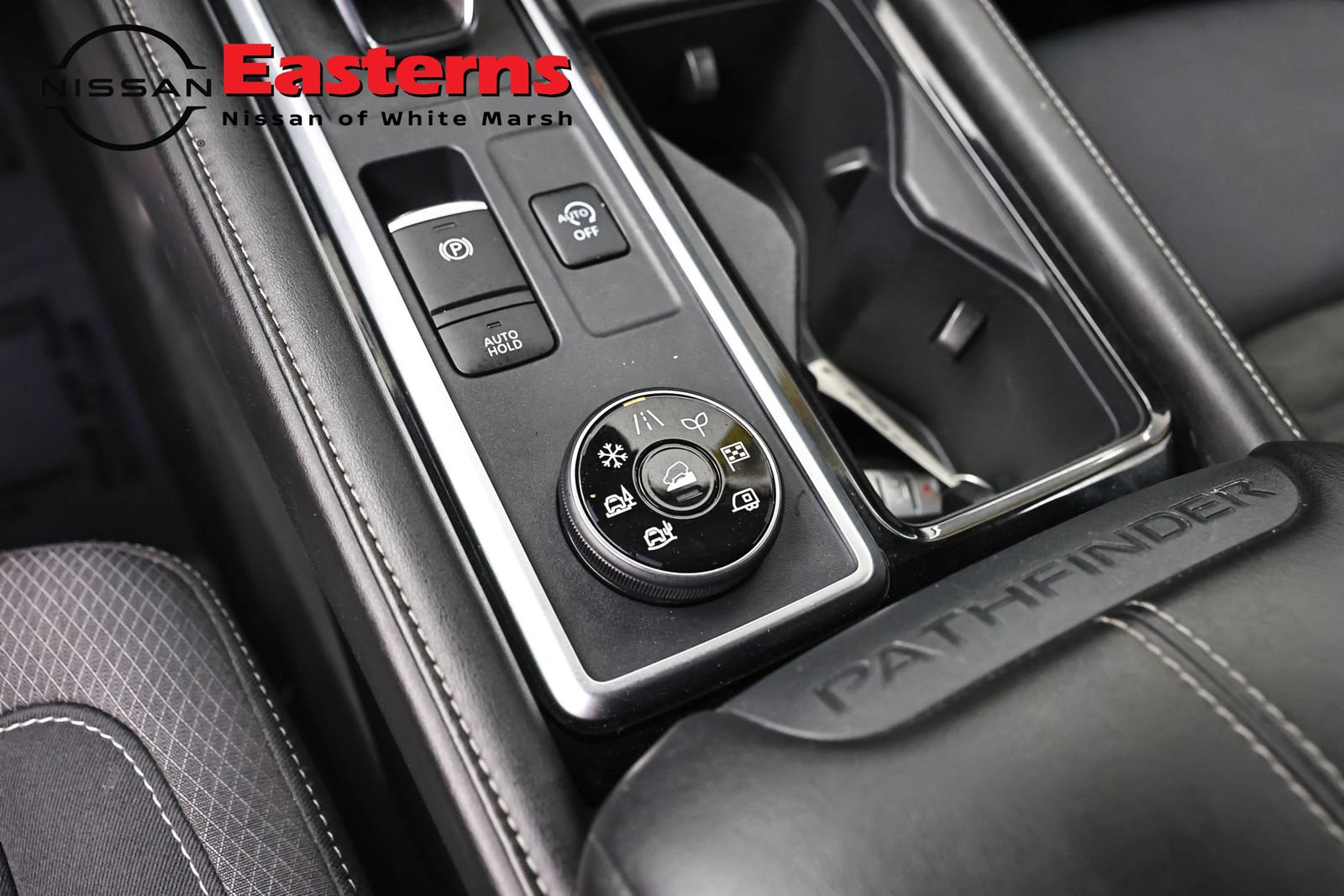 Used 2022 Nissan Pathfinder SV AWD/4WD image 21