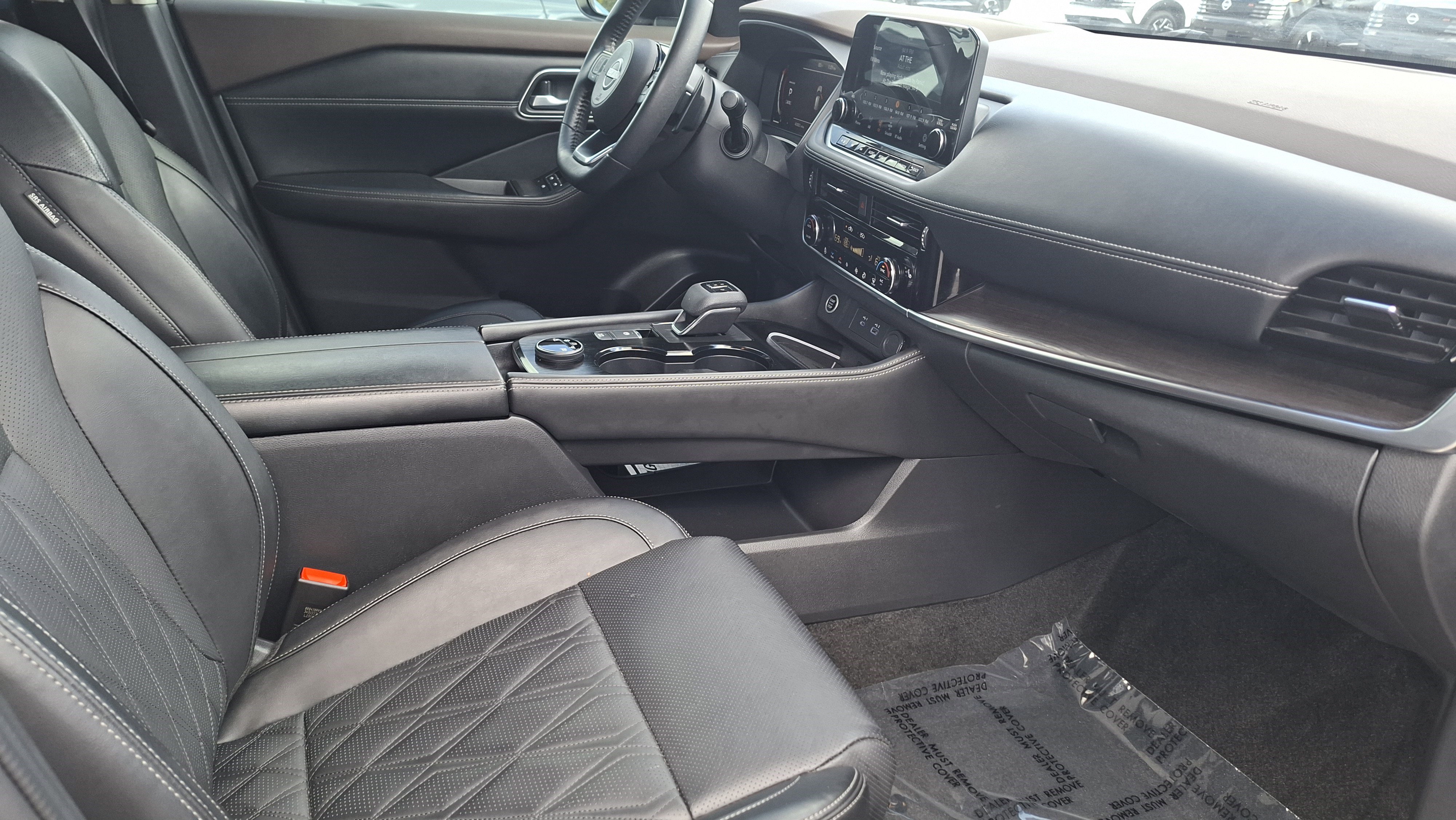 Certified 2022 Nissan Rogue Platinum w/ Head-Up Display Package image 23