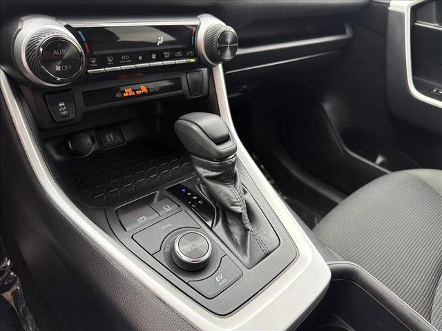 Used 2025 Toyota RAV4 LE AWD/4WD image 19