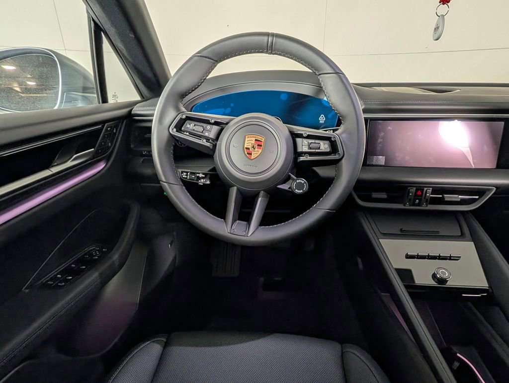 New 2026 Porsche Macan 4 Electric image 21