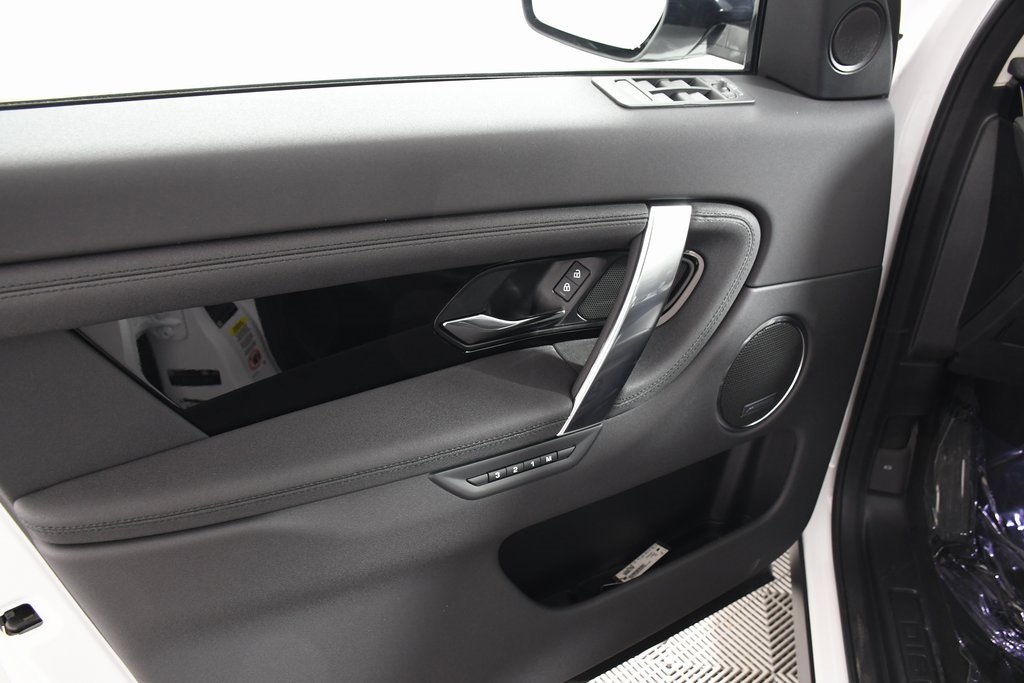 Used 2025 Land Rover Discovery Sport S image 14