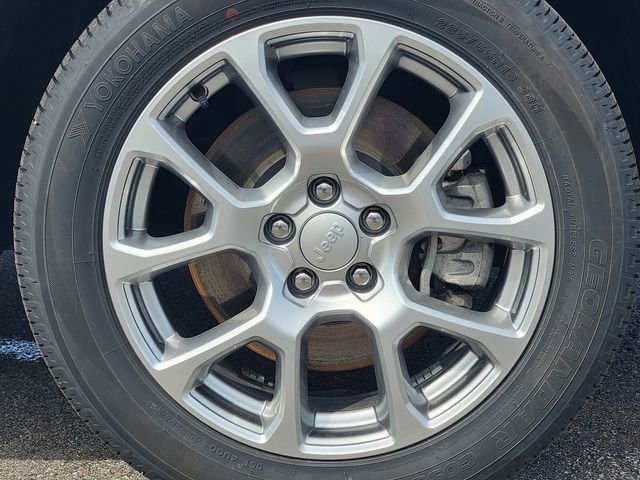 Certified 2023 Jeep Compass Latitude w/ Sun and Sound Group image 17