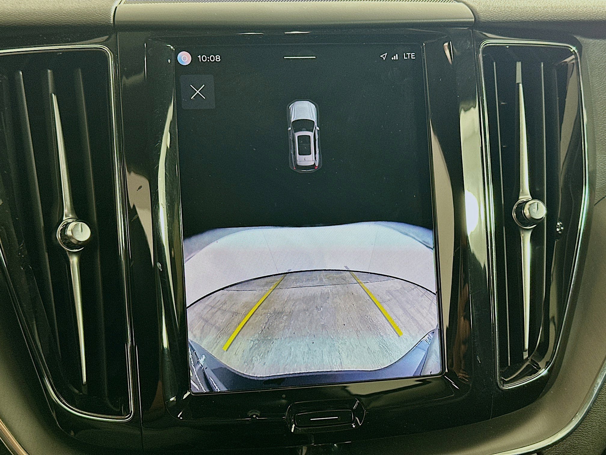 Used 2024 Volvo XC60 B5 Core image 23