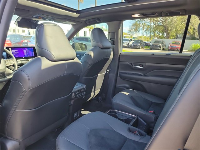 Used 2025 Toyota Grand Highlander AWD Hybrid image 5