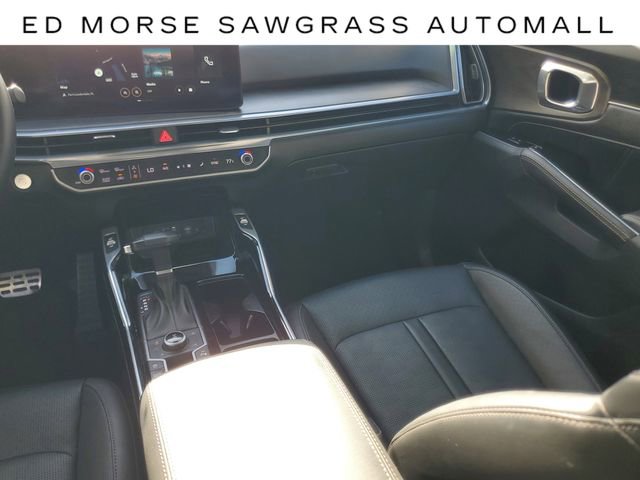 Used 2024 Kia Sorento SX image 16