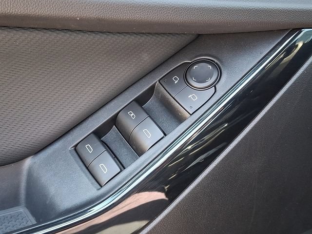Used 2026 Chevrolet Equinox LT FWD image 21