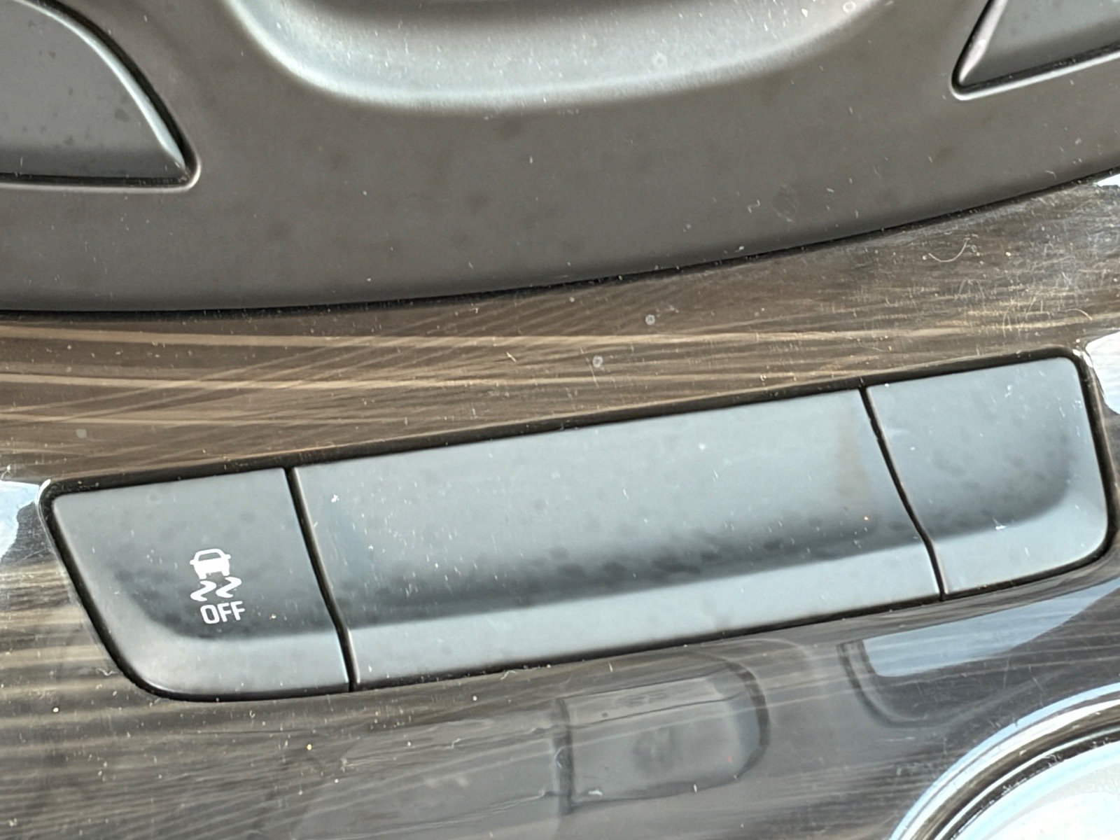 Used 2019 Buick Envision Premium AWD/4WD image 30