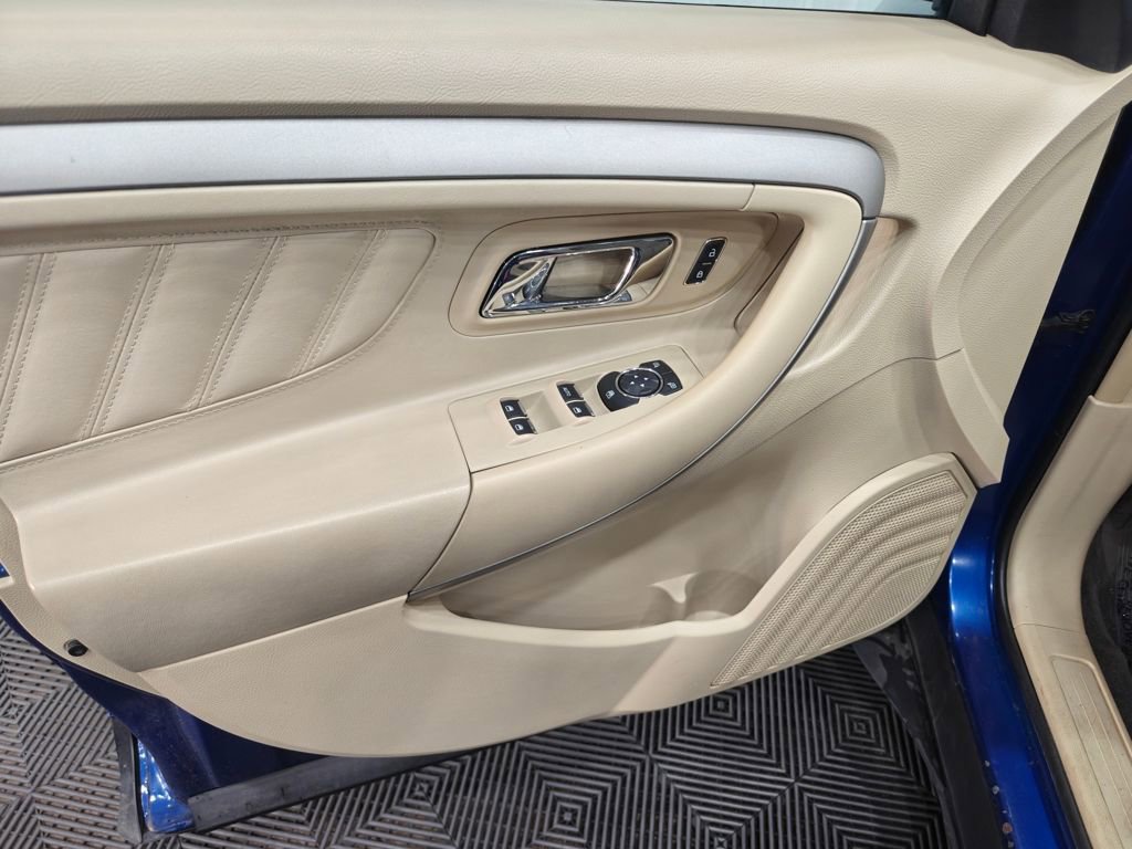 Used 2013 Ford Taurus SEL image 38