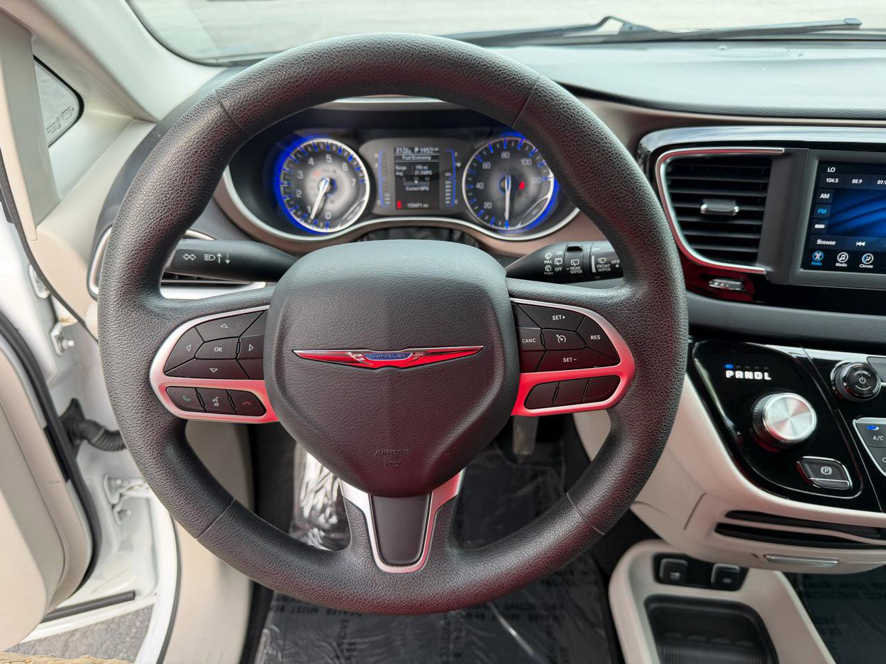 Used 2018 Chrysler Pacifica Touring Plus w/ Tire & Wheel Group image 26