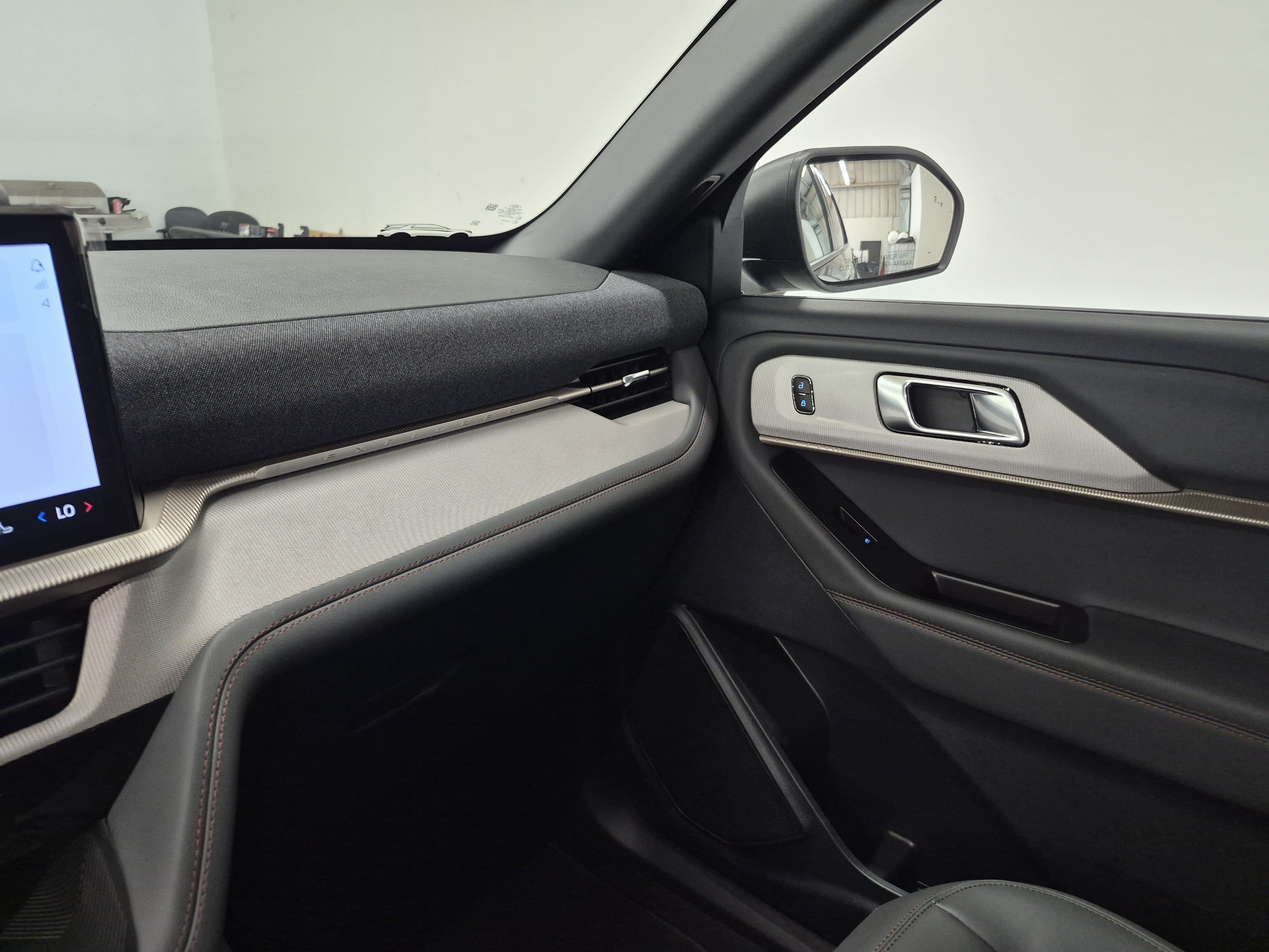 New 2027 Ford Explorer Active w/ Active Comfort Package RWD image 18