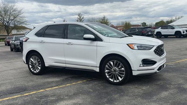 Used 2020 Ford Edge Titanium w/ Equipment Group 301A AWD/4WD image 2