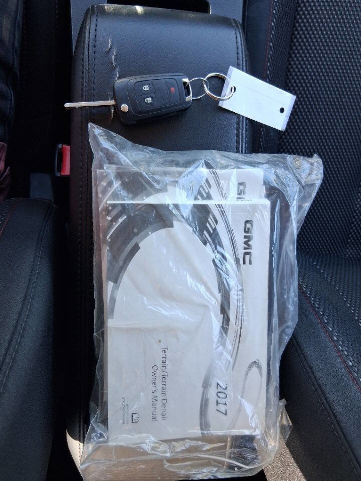 Used 2017 GMC Terrain SLE image 15