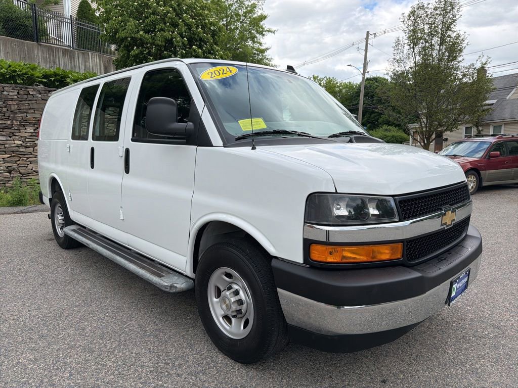 Used 2024 Chevrolet Express 2500 w/ Driver Convenience Package RWD image 8